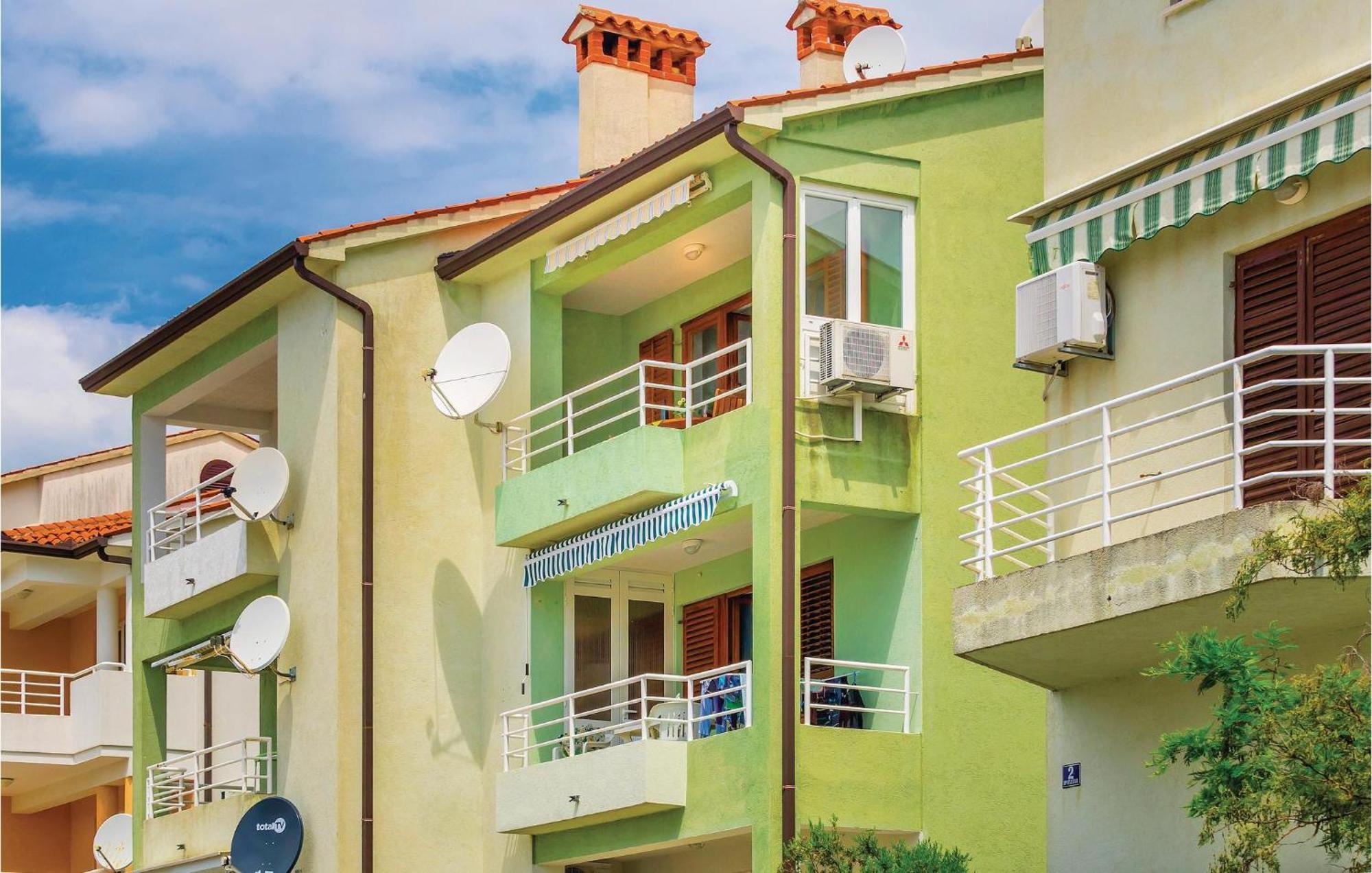 2 Bedroom Gorgeous Apartment In Rabac Exterior photo